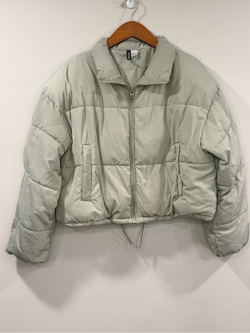 Divided H&M Cropped Puffer Jacket in Light Sage Green Size L